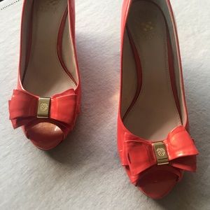 Vince Camuto wedge size 9